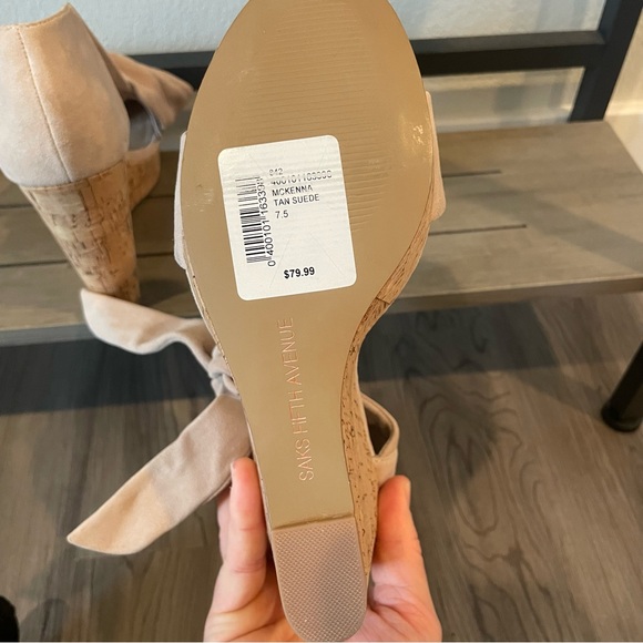 Saks Fifth Avenue McKenna Tan Suede Wedge Sandals Size 7.5 NWT - Picture 9 of 10